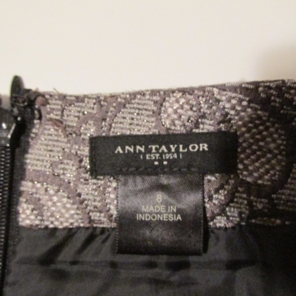 Ann Taylor Silver/Grey Metallic Pencil Skirt, Size 8 - Picture 7 of 7